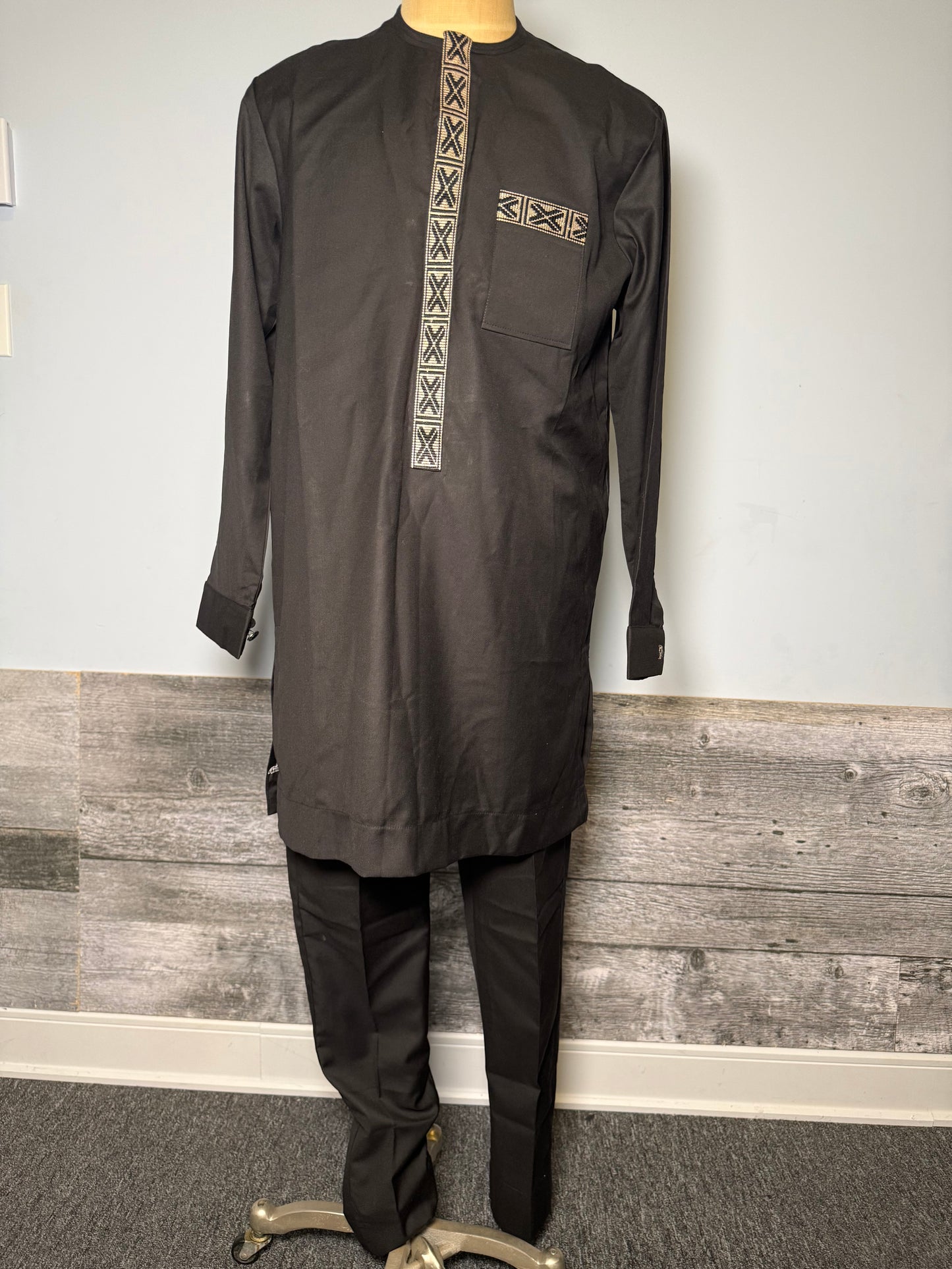 Ensemble Homme 2 Pièces Élégant | Noir | Taille 43 | Mode Africaine Luxe – Lemah