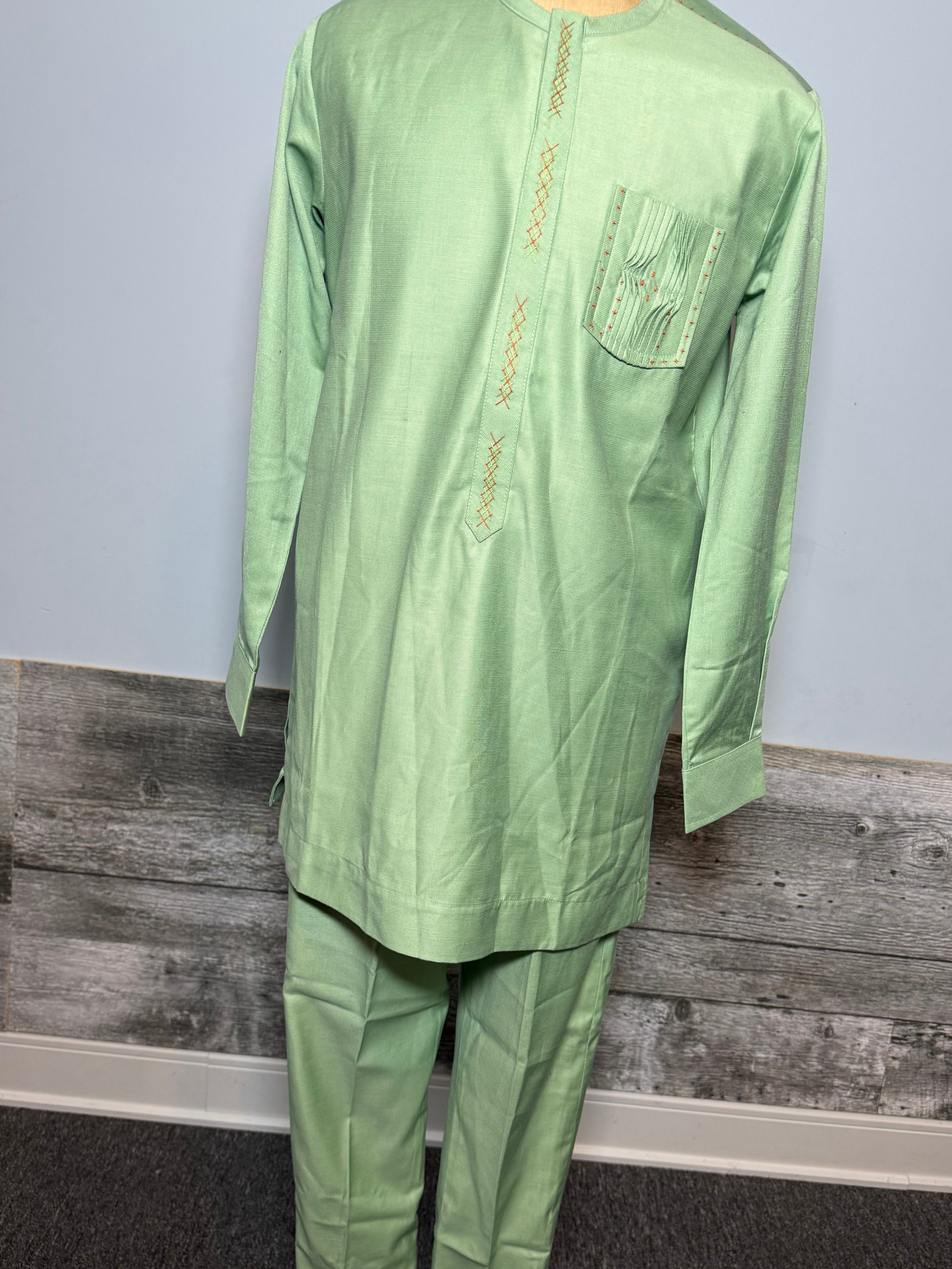 Ensemble 2 Pièces Homme Africain – Élégance Moderne | Vert lime| Taille 43| Lemah