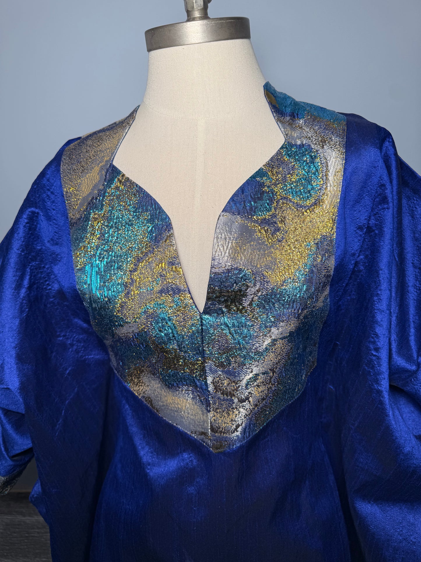 Boubou 3 Pièces Femme – Boubou + Robe Intérieure + Foulard | Brocade Luxe Lemah | Bleu